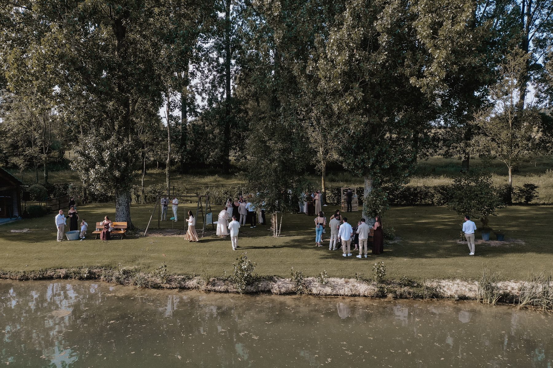 Vin d'honneur au bord de l'étang du Domaine des Flots à Reclinghem